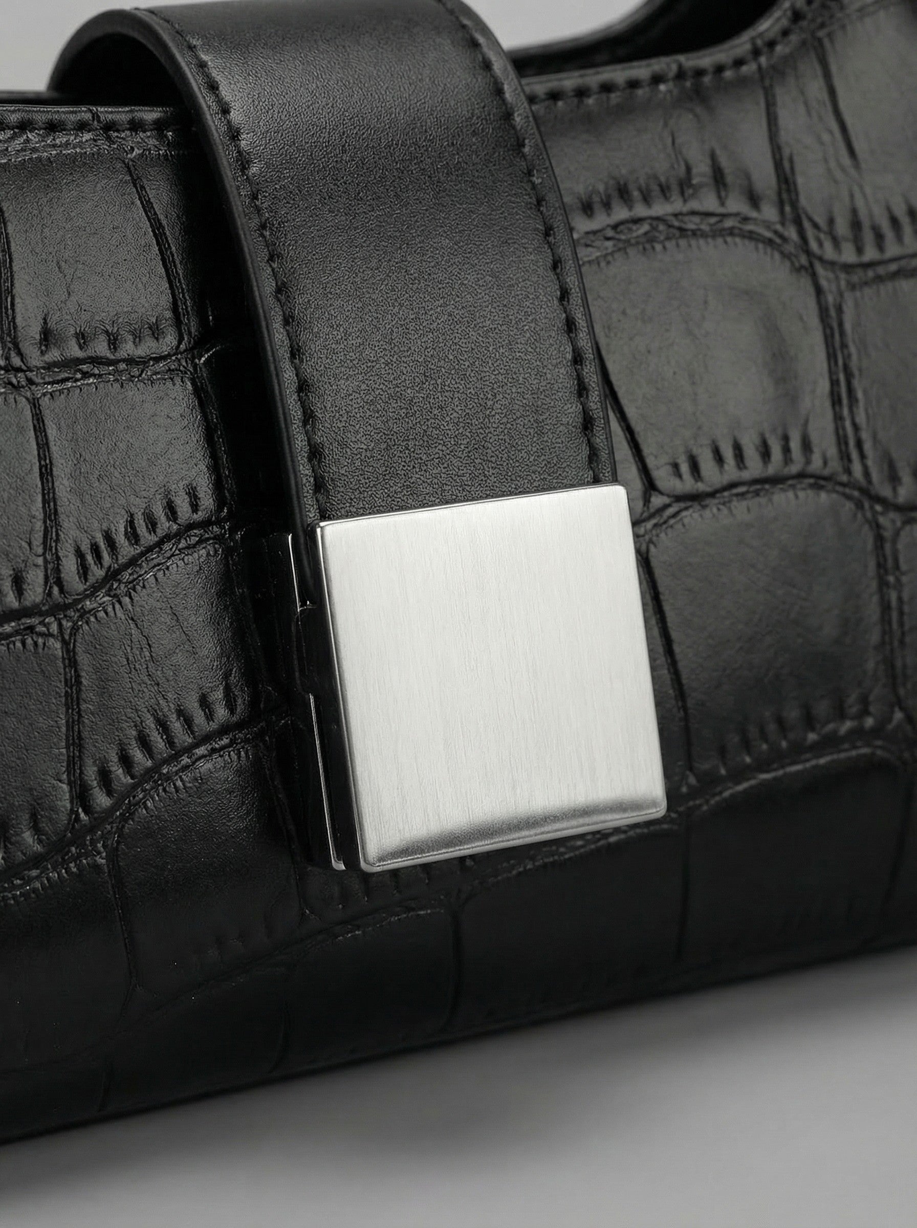 Women's Croc-Embossed Sculptural Baguette — Ebony Noir