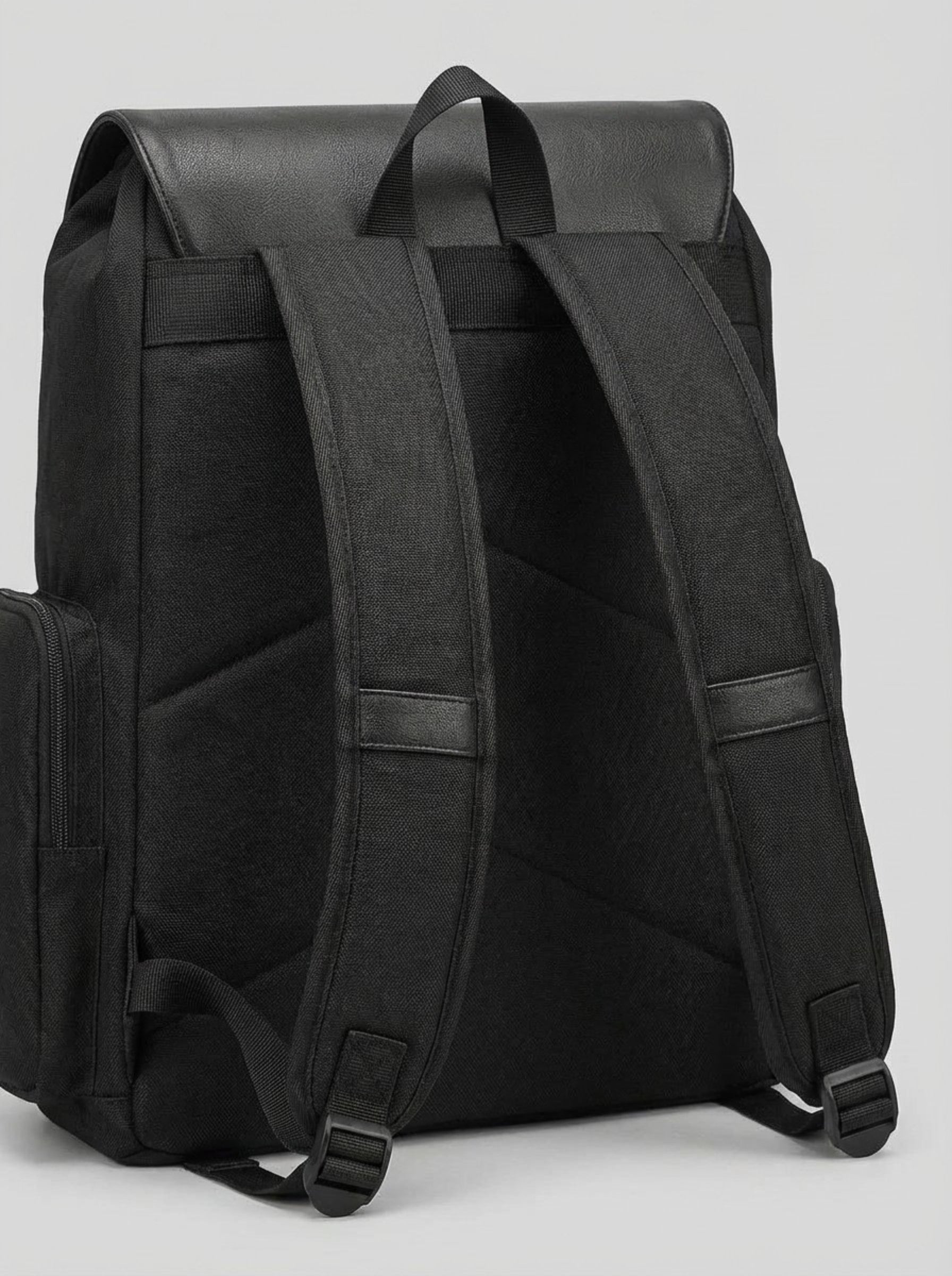 Men's Urban Flap Backpack "Living Traveling Share" — Black