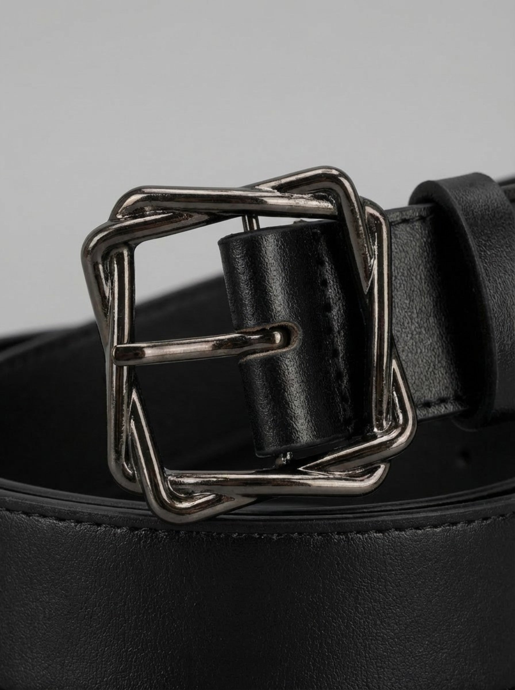 Women's Black Leather Belt with Intertwined Geometric Buckle — Gunmetal Edition