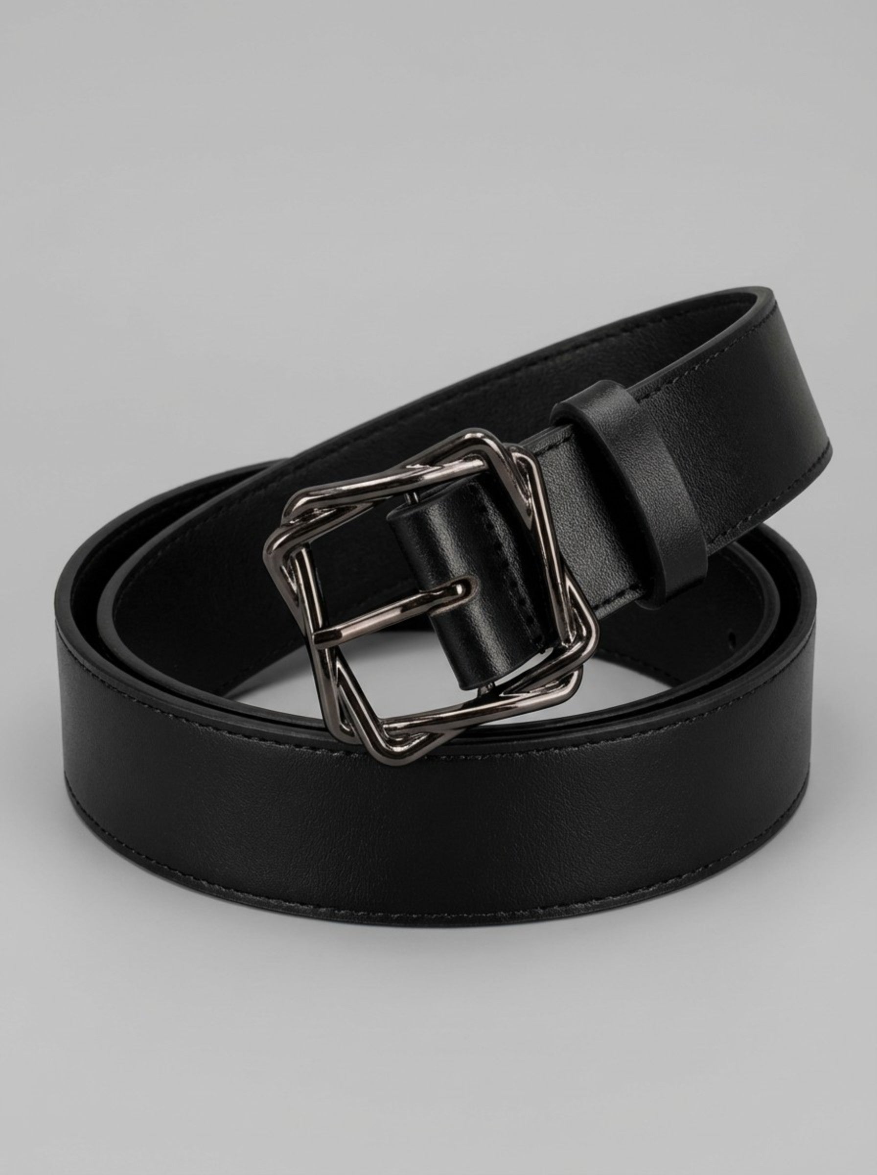 Women's Black Leather Belt with Intertwined Geometric Buckle — Gunmetal Edition