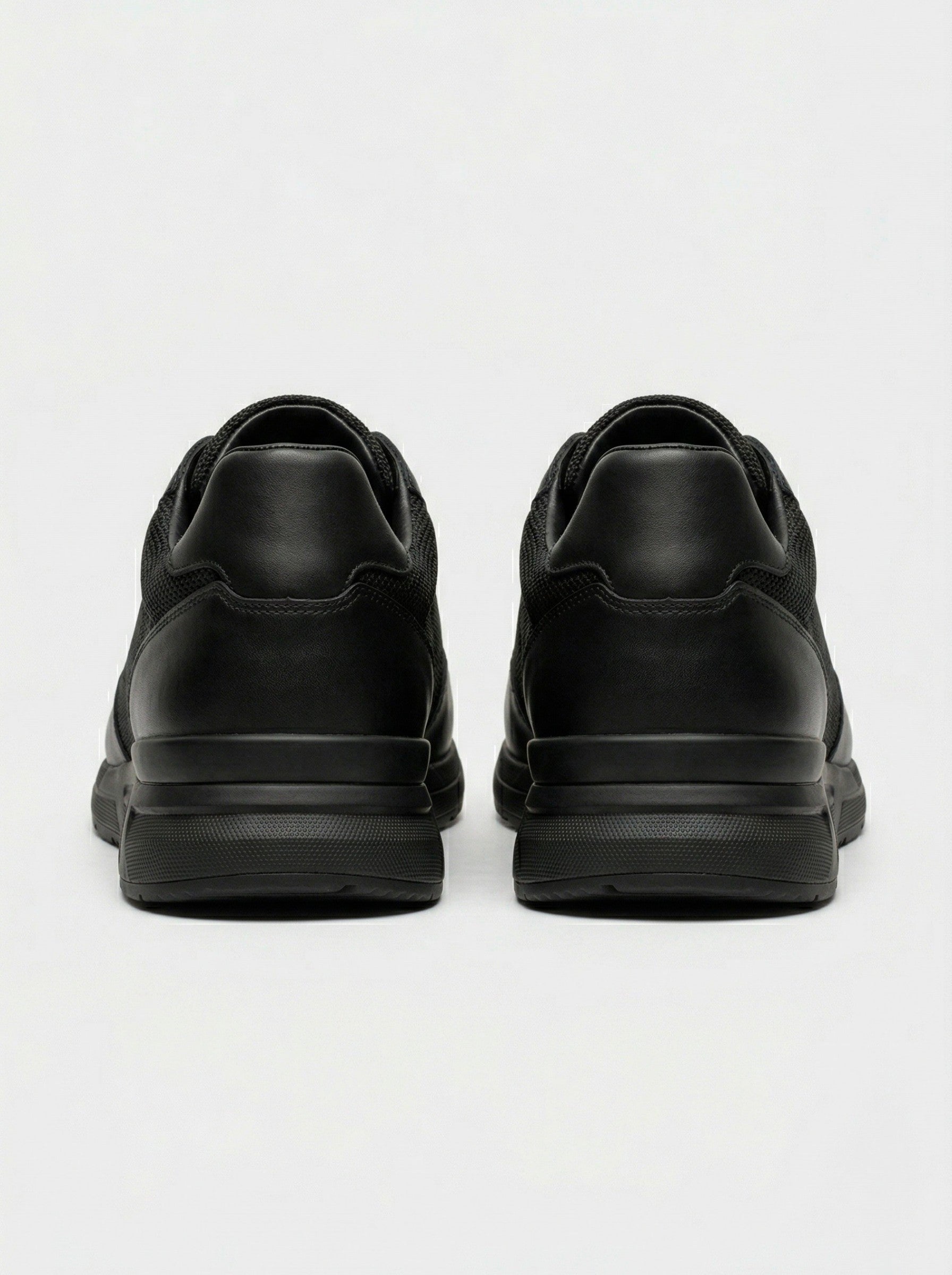 Men's Essential Urban Sneaker - Triple Black Minimalist
